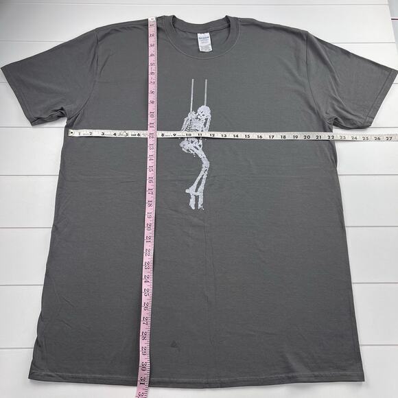Skeleton On Swing Gray T-Shirt Shirt Size XL Soft Gildan - Picture 3 of 5